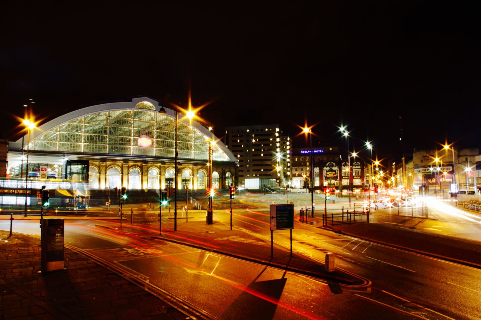 Canon EF-S 18-135mm F3.5-5.6 IS sample photo. Liverpool, train, station photography
