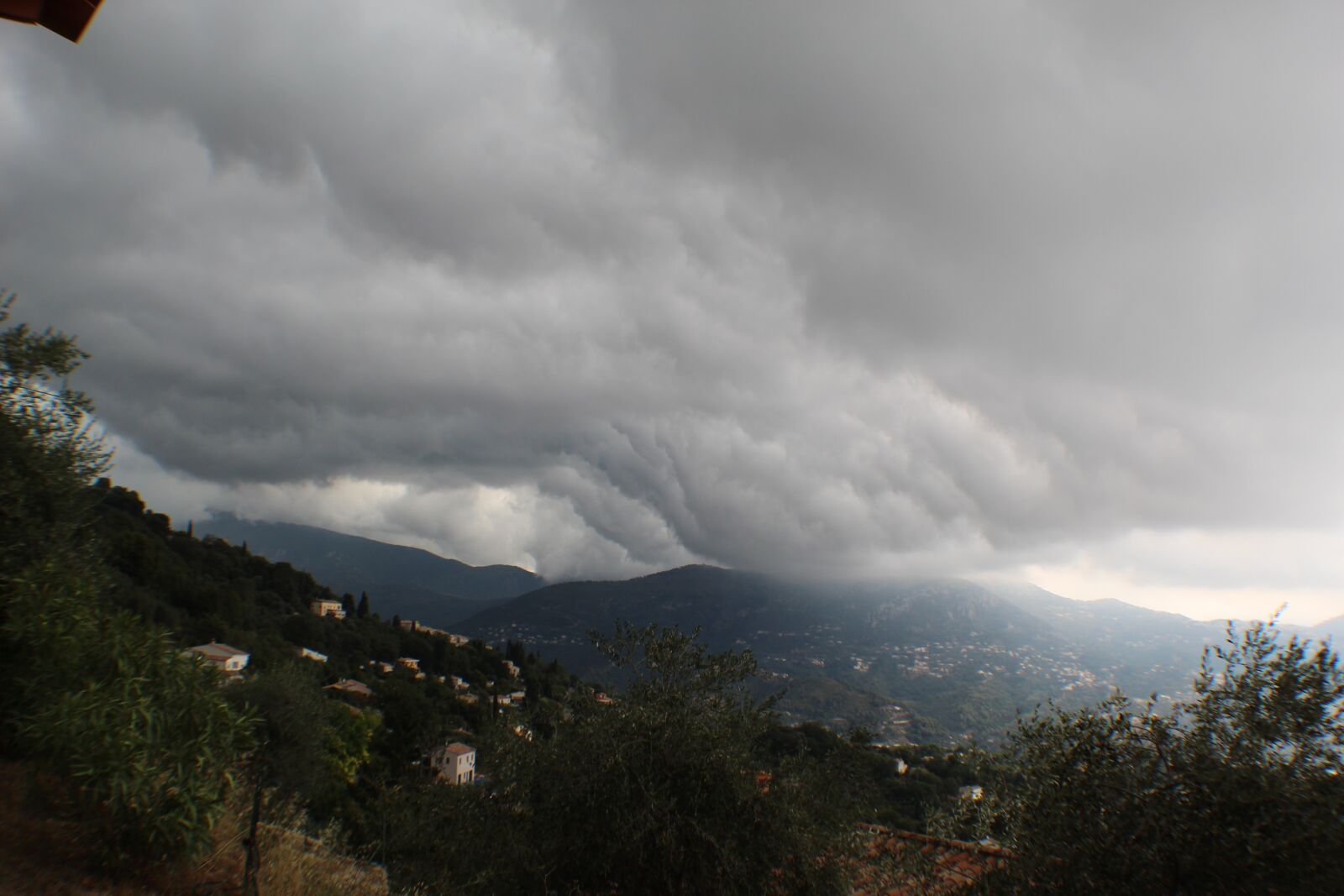 Canon EOS 4000D (EOS Rebel T100 / EOS 3000D) sample photo. Sky, storm, clouds photography