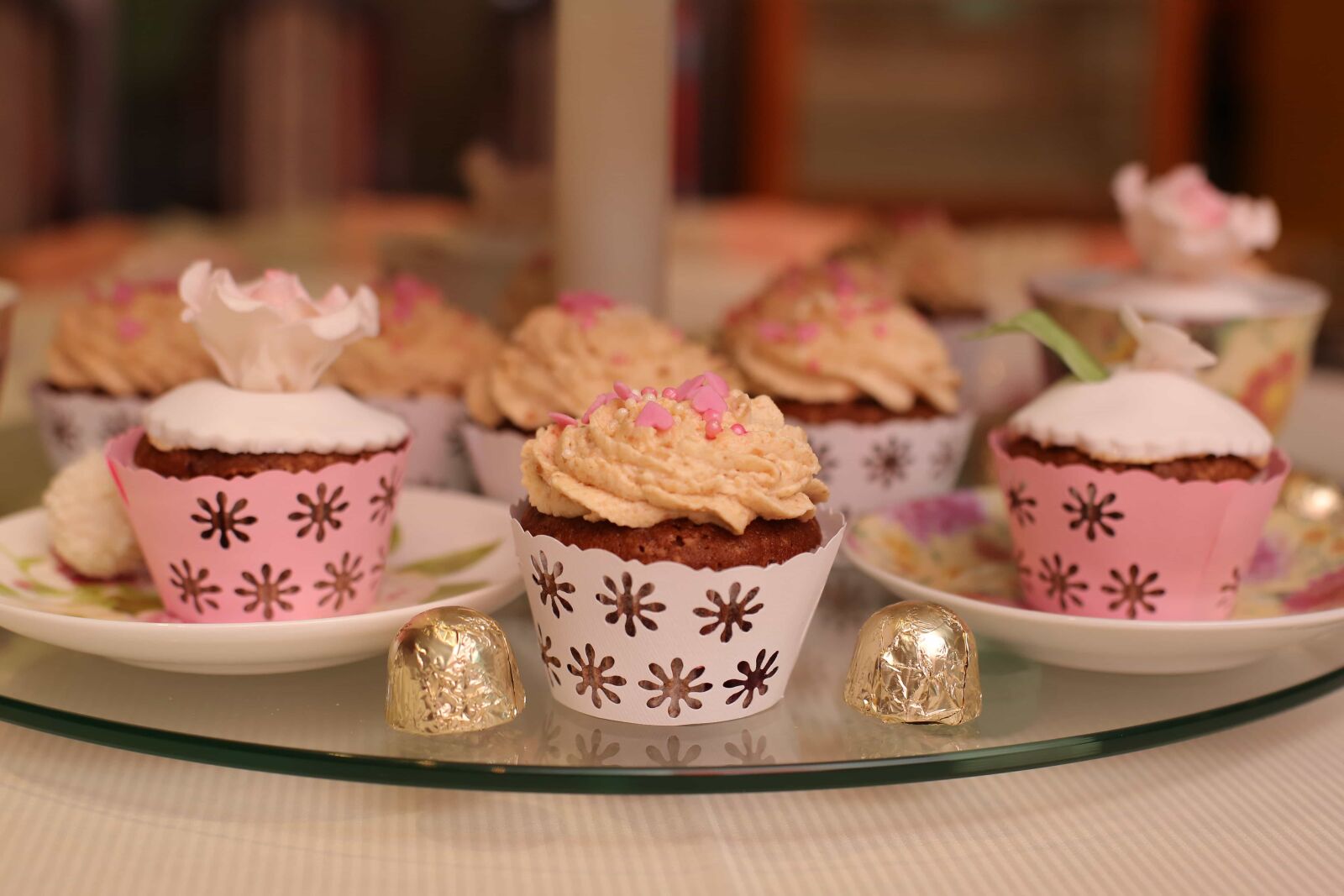 Canon EOS 5D Mark III sample photo. Candy, chocolates, cupcake, dessert photography