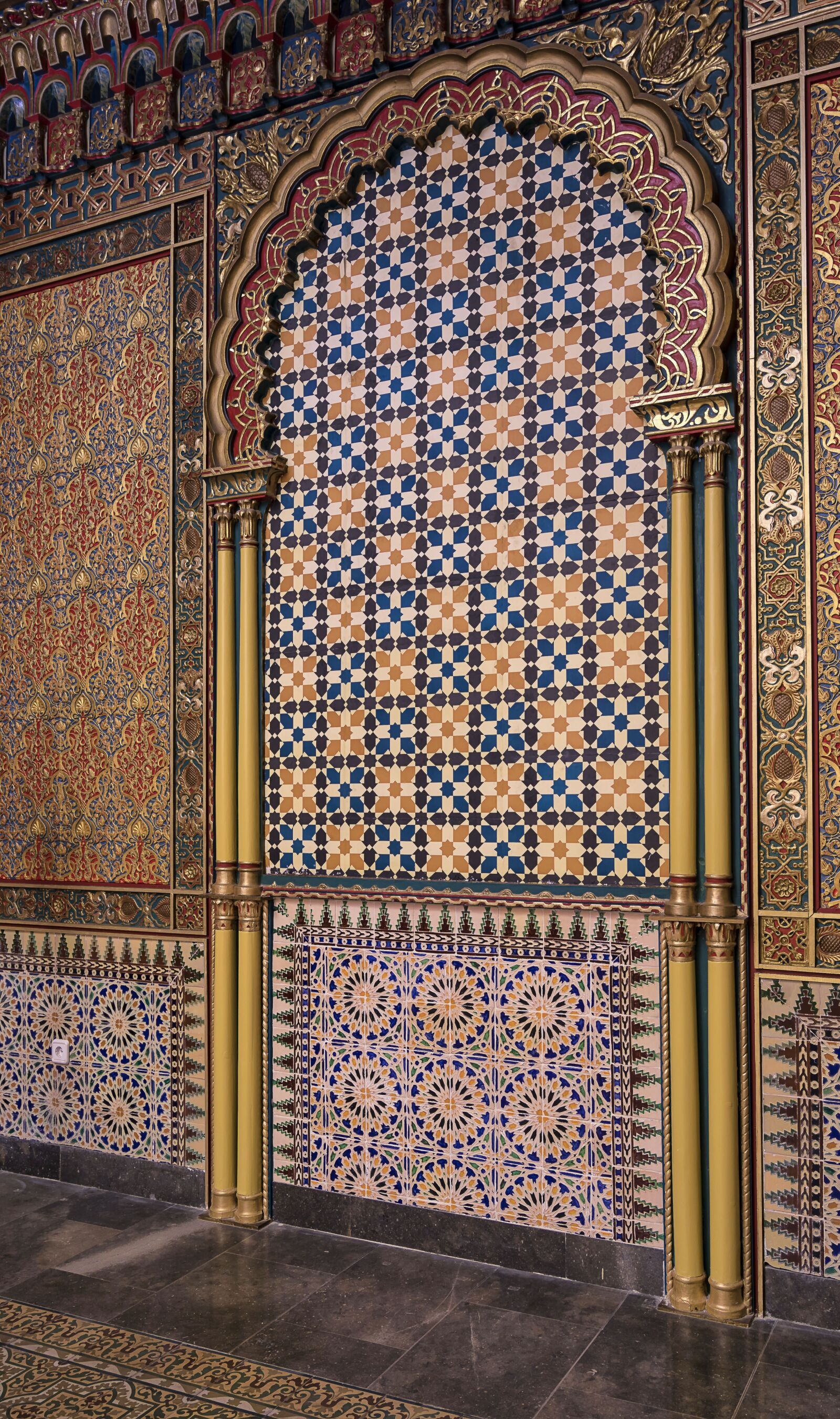 Nikon D3200 sample photo. Wall, ornament on the photography