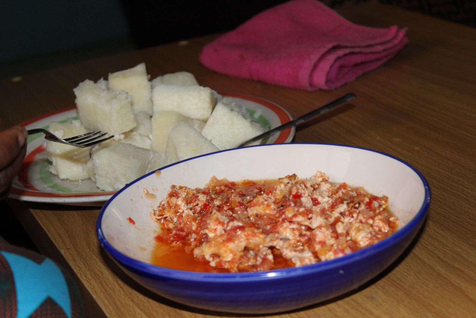 Canon EOS 600D (Rebel EOS T3i / EOS Kiss X5) sample photo. Food, room, dinning photography