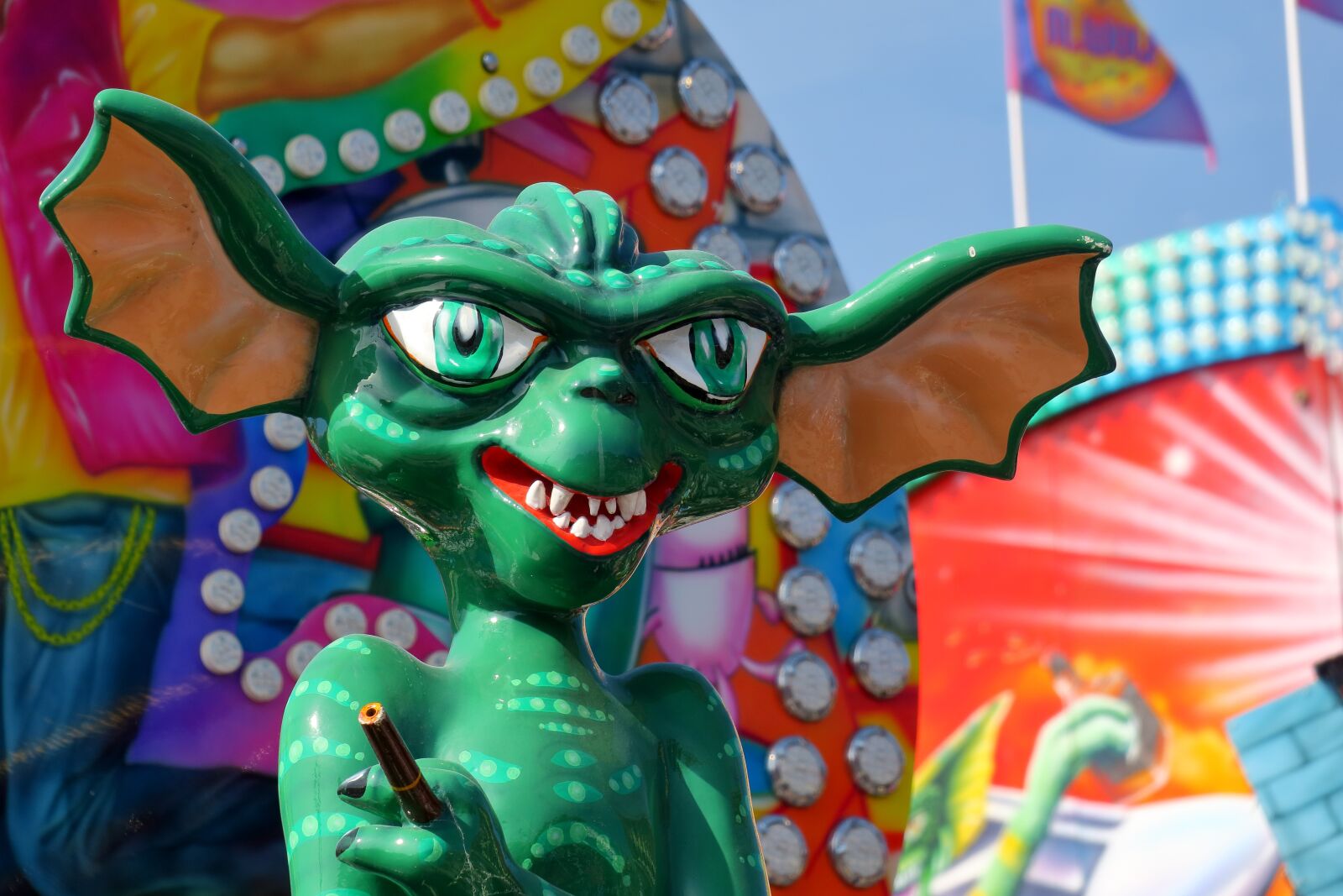 Canon PowerShot G3 X sample photo. Monster, gremlin, fair photography