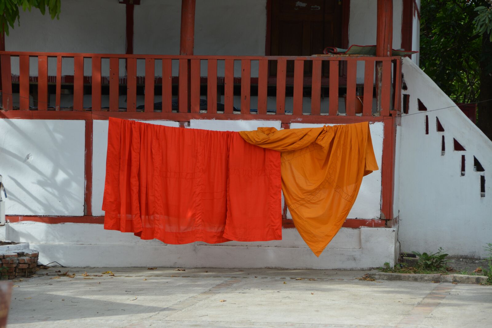 Nikon D7100 sample photo. Laos, monk, temple photography