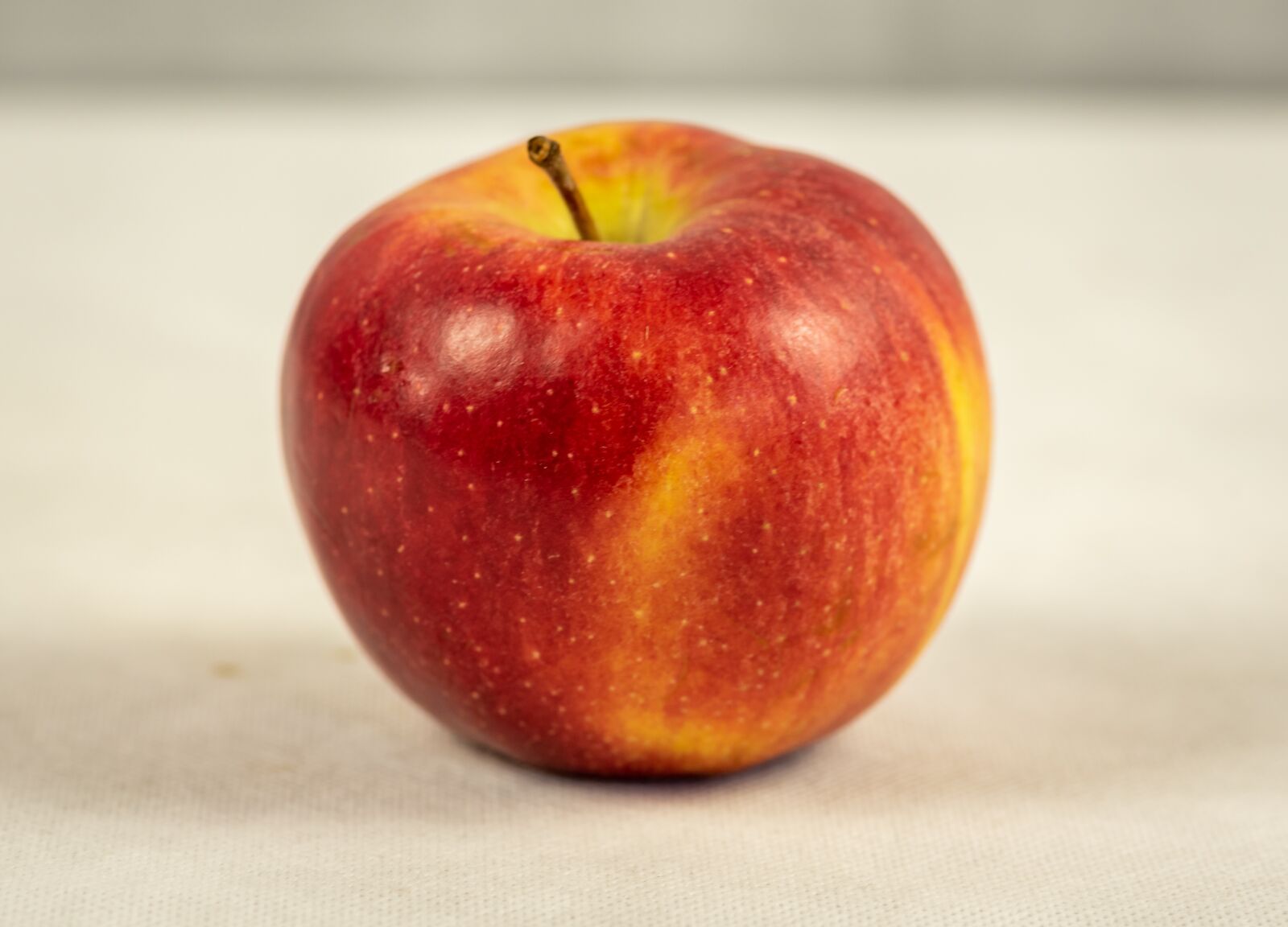 Nikon D750 sample photo. Apple, fruit, braeburn photography