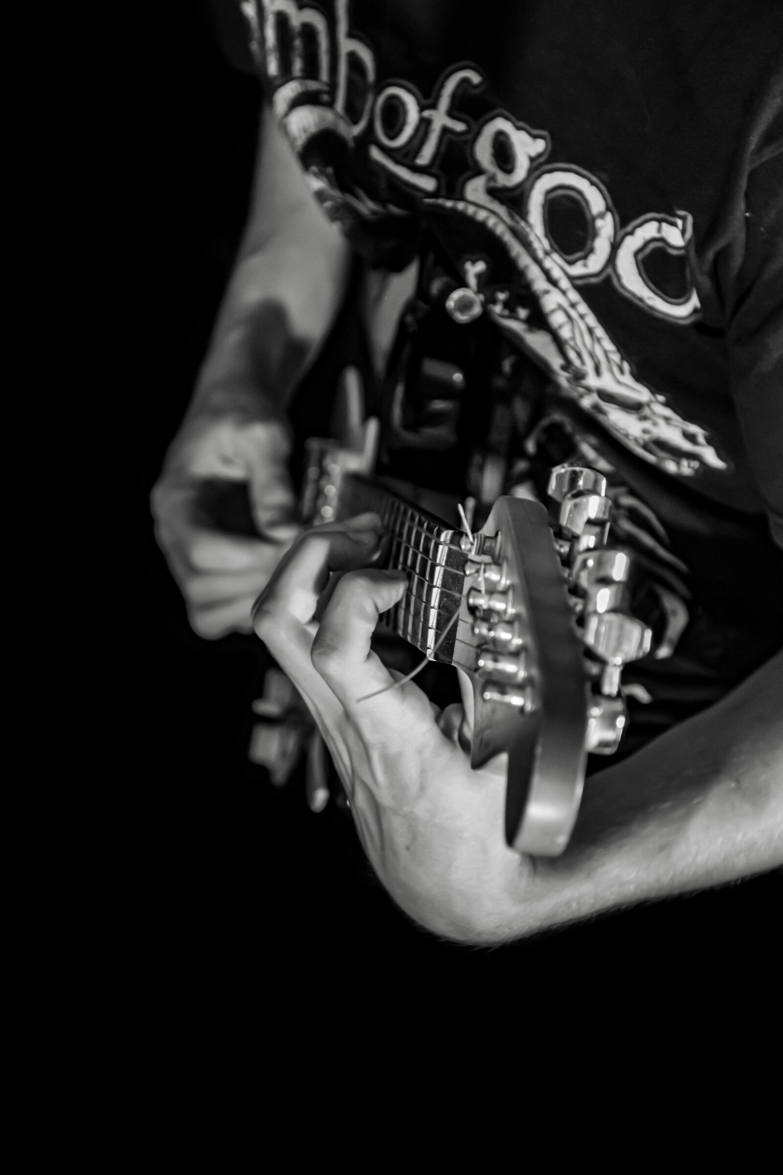 Nikon D5600 sample photo. Guitar, player, guitarist photography