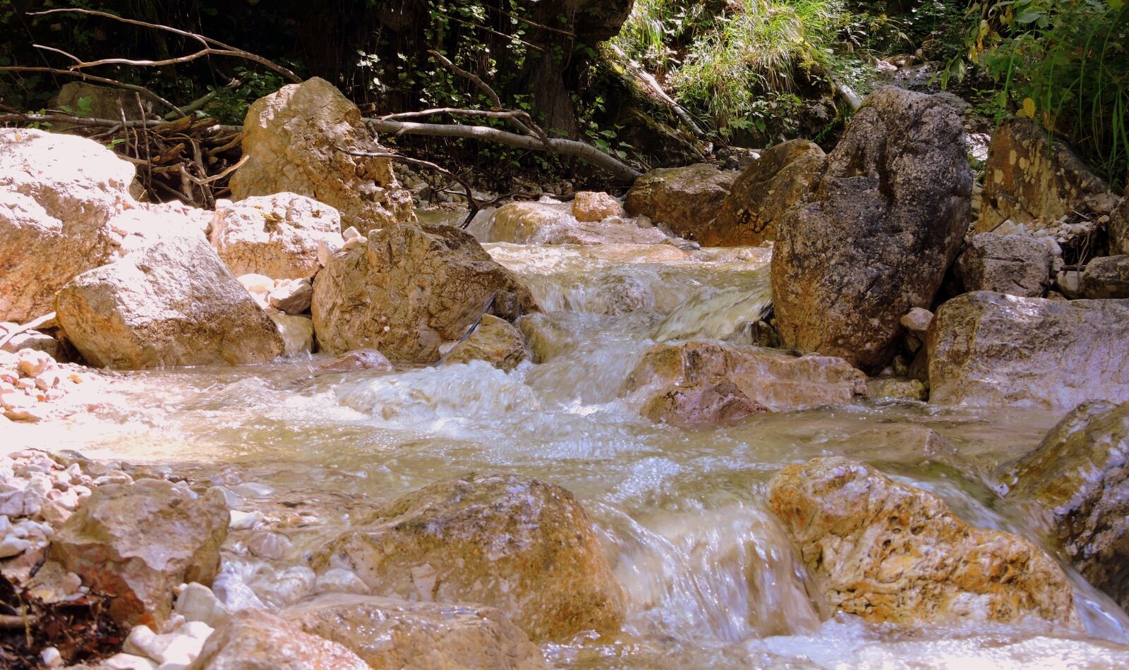 Nikon Coolpix P600 sample photo. Waterfall, water, source photography