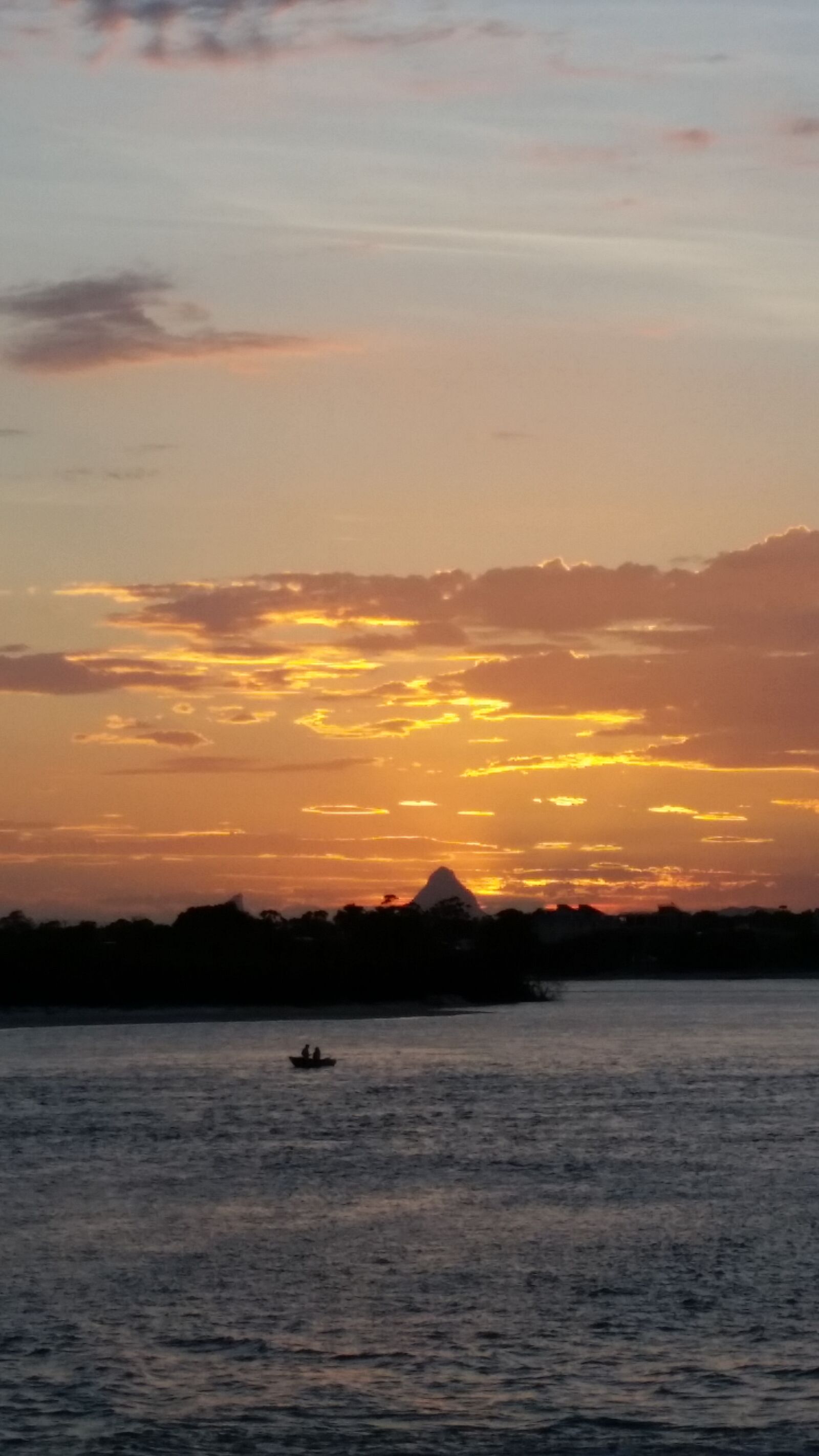 Samsung Galaxy S5 sample photo. Sunset with boat, sunset photography