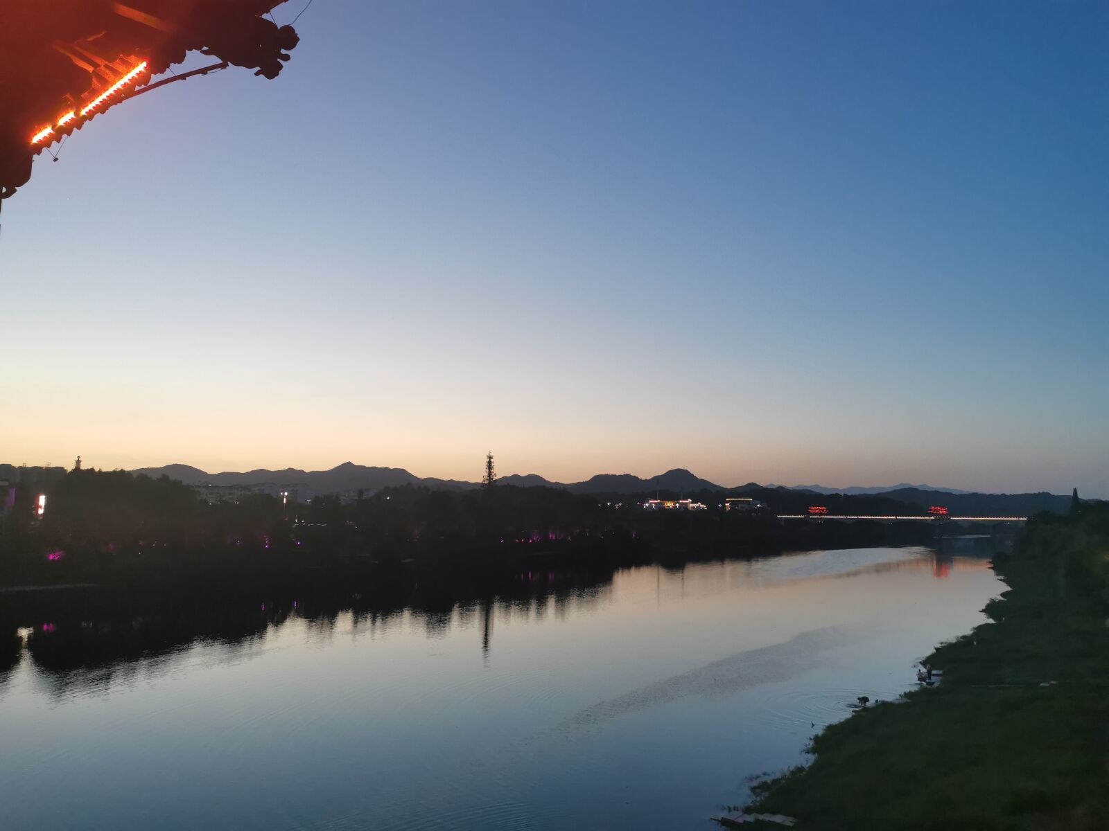 HUAWEI P30 sample photo. Night, late, river photography