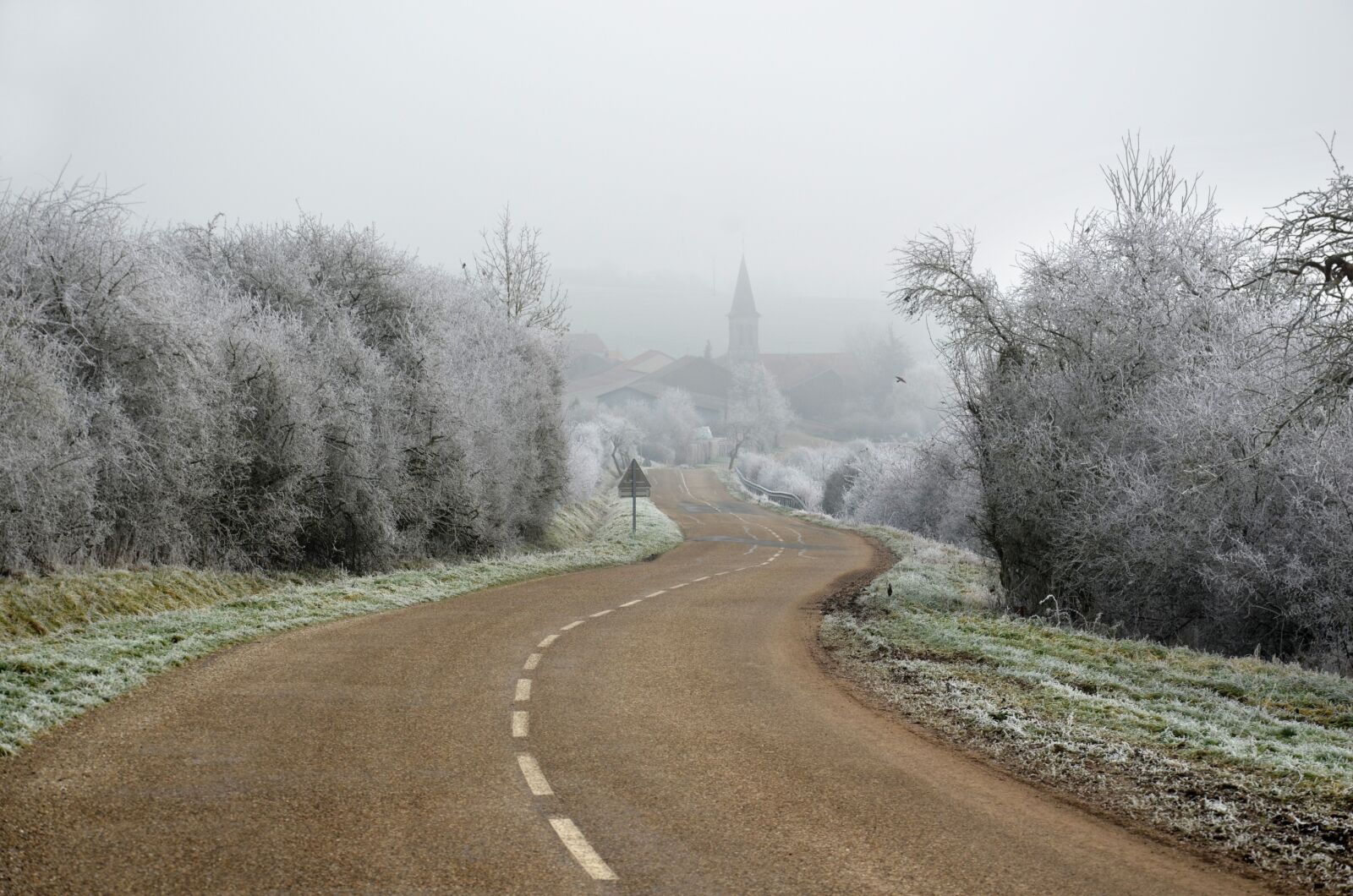 Nikon D5100 sample photo. Road, village, winter photography