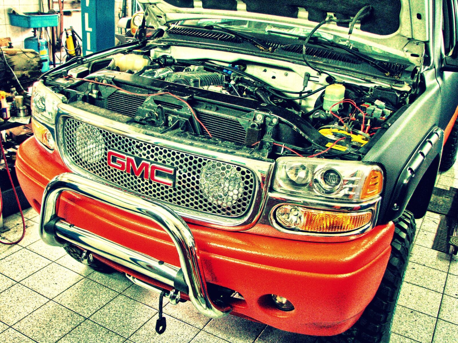Canon POWERSHOT S5 IS sample photo. Gmc, all-terrain vehicle, 4 x 4 photography