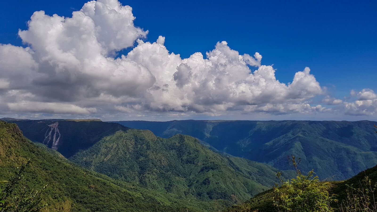 Samsung Galaxy S8 sample photo. Shillong, cloud, hills photography