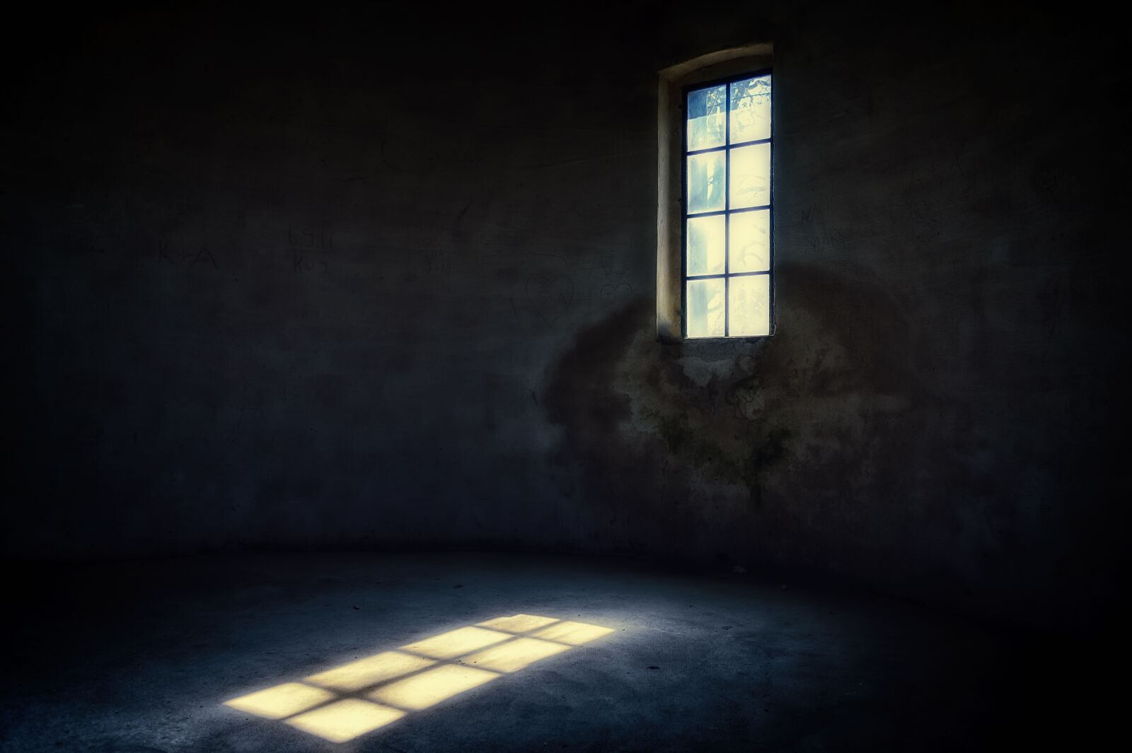 Nikon Z6 sample photo. Tower, window, old photography
