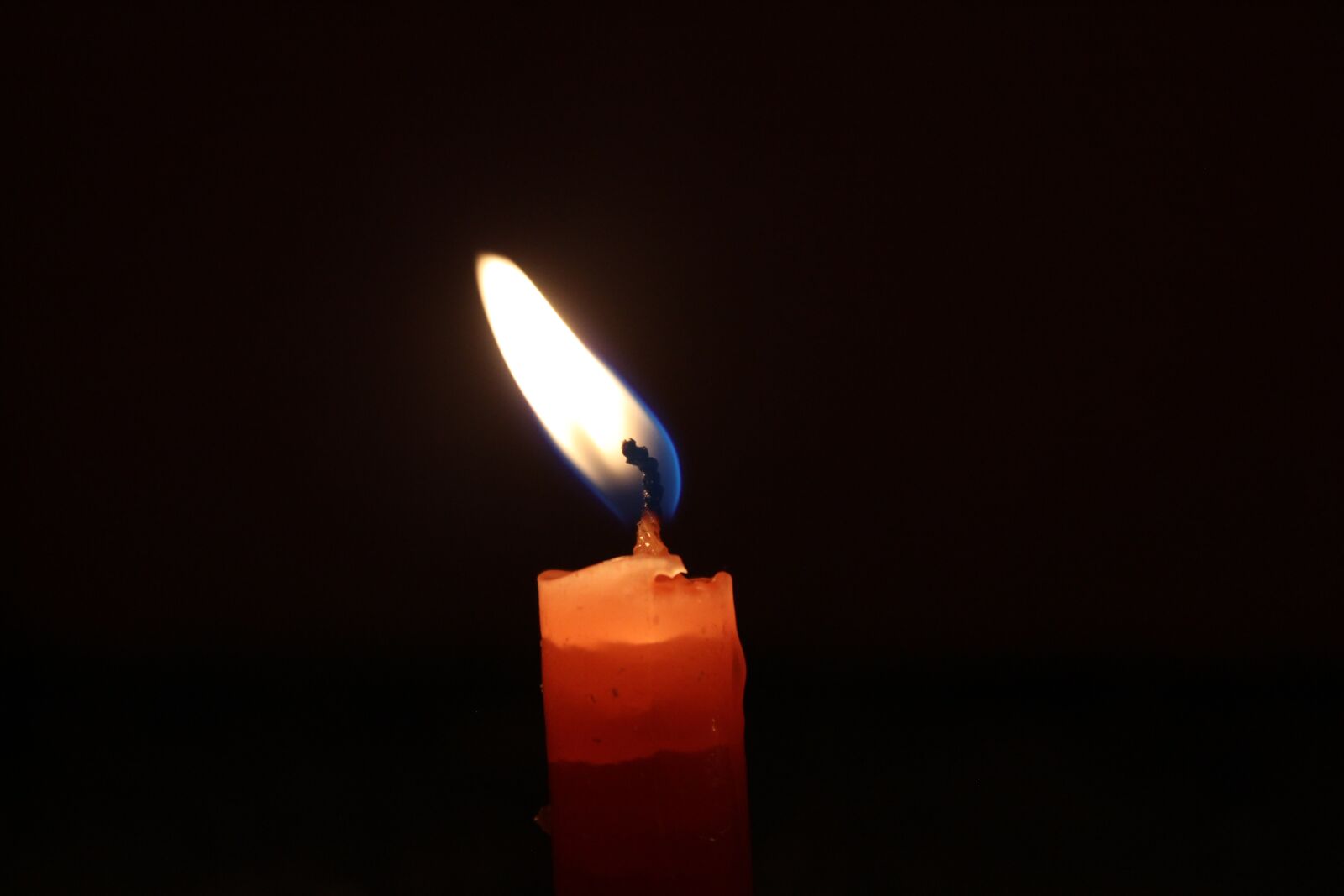 Canon EOS 1300D (EOS Rebel T6 / EOS Kiss X80) sample photo. Candle, light, night photography