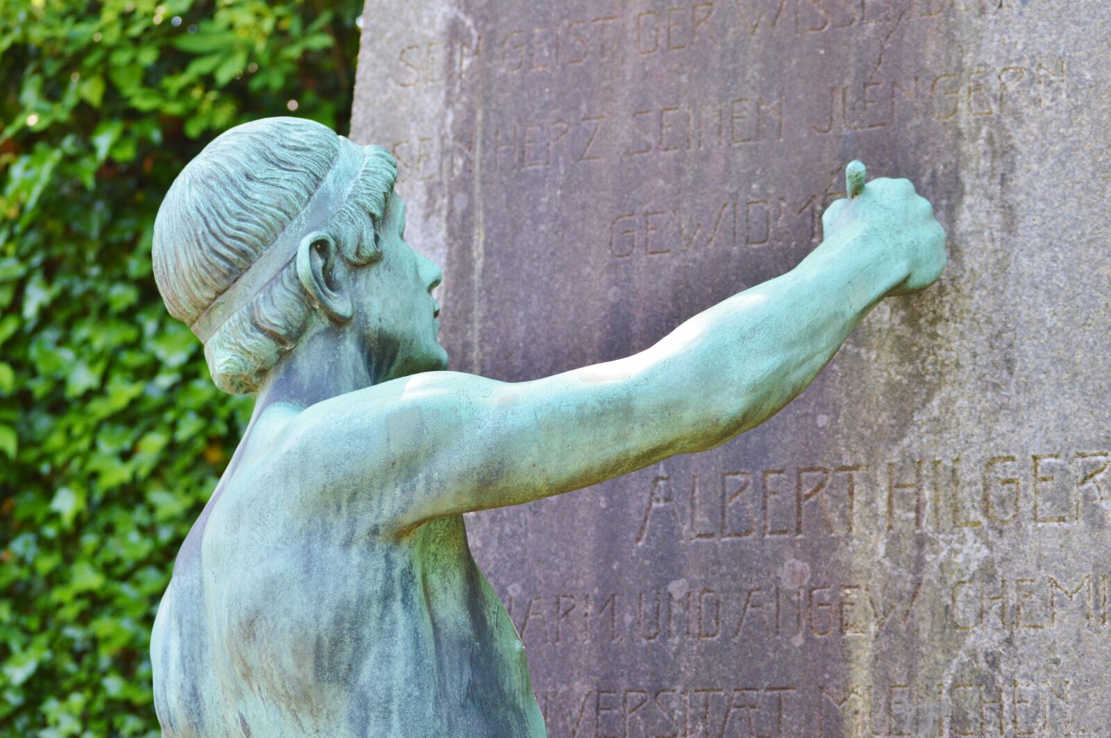 Nikon D3200 sample photo. Statue, figure, sculpture photography