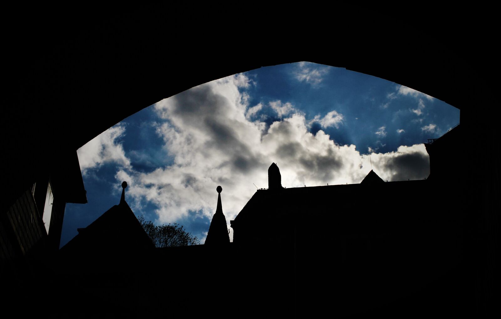 Canon EF-S 35mm F2.8 Macro IS STM sample photo. Contrasts, sky, tunnel photography