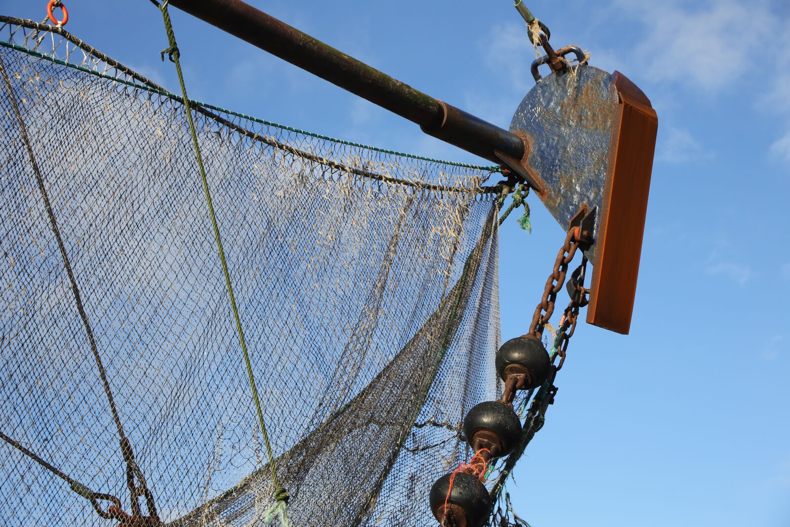 Canon EOS 6D + Canon EF 28-80mm f/3.5-5.6 sample photo. Fishing net, fishing vessel photography