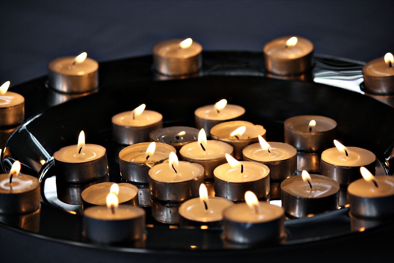 Canon EOS 1000D (EOS Digital Rebel XS / EOS Kiss F) sample photo. Tea lights, mood, candlelight photography