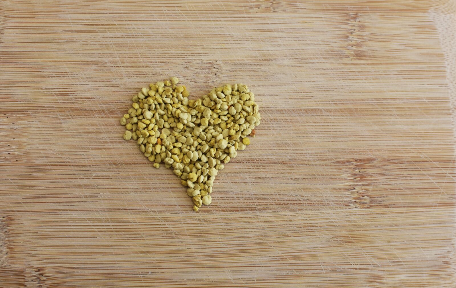 Nikon D7200 sample photo. Heart, pollen, valentine's day photography