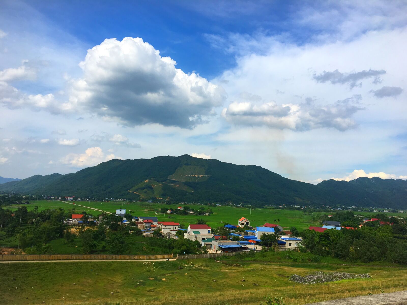 iPhone 6s back camera 4.15mm f/2.2 sample photo. Clouds of heaven, please photography