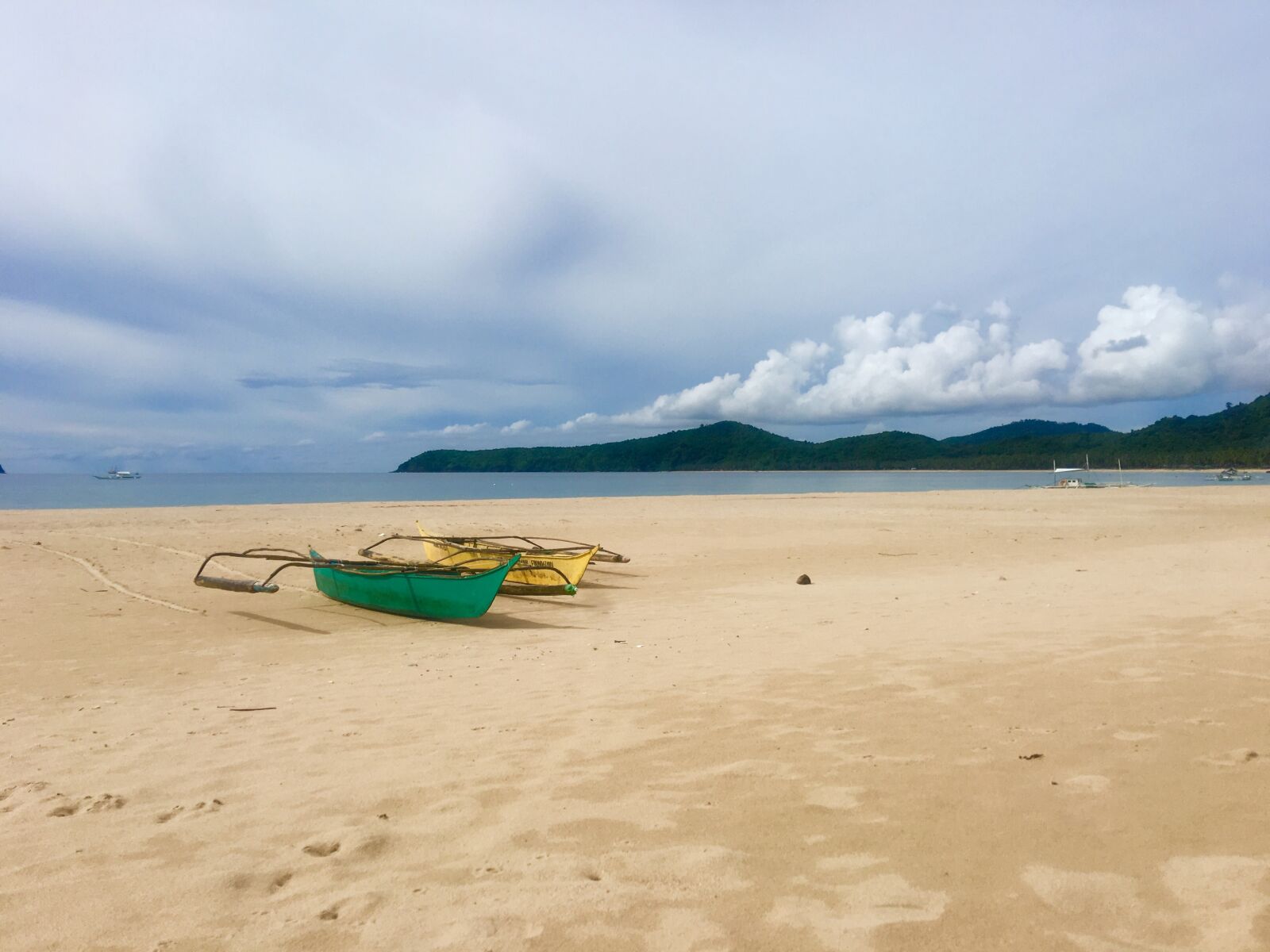 Apple iPhone 6s Plus sample photo. Beach, boat, sea photography