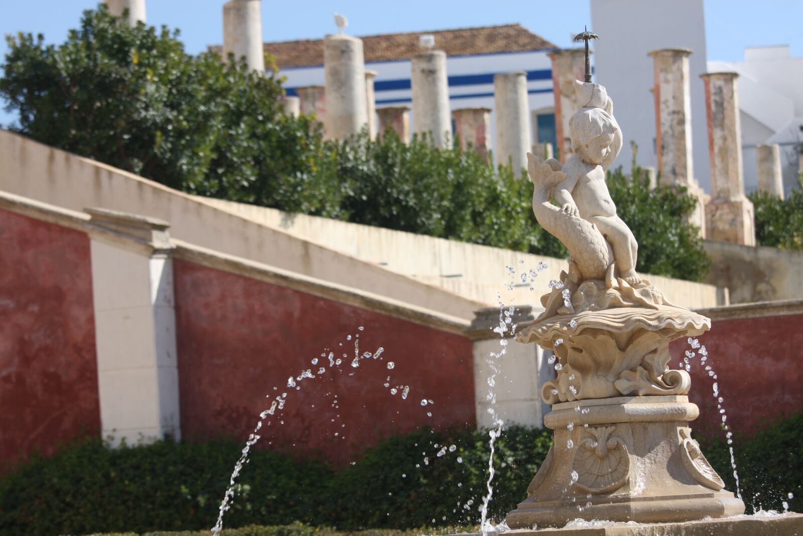 Canon EOS 40D sample photo. Source, architecture, sculpture photography