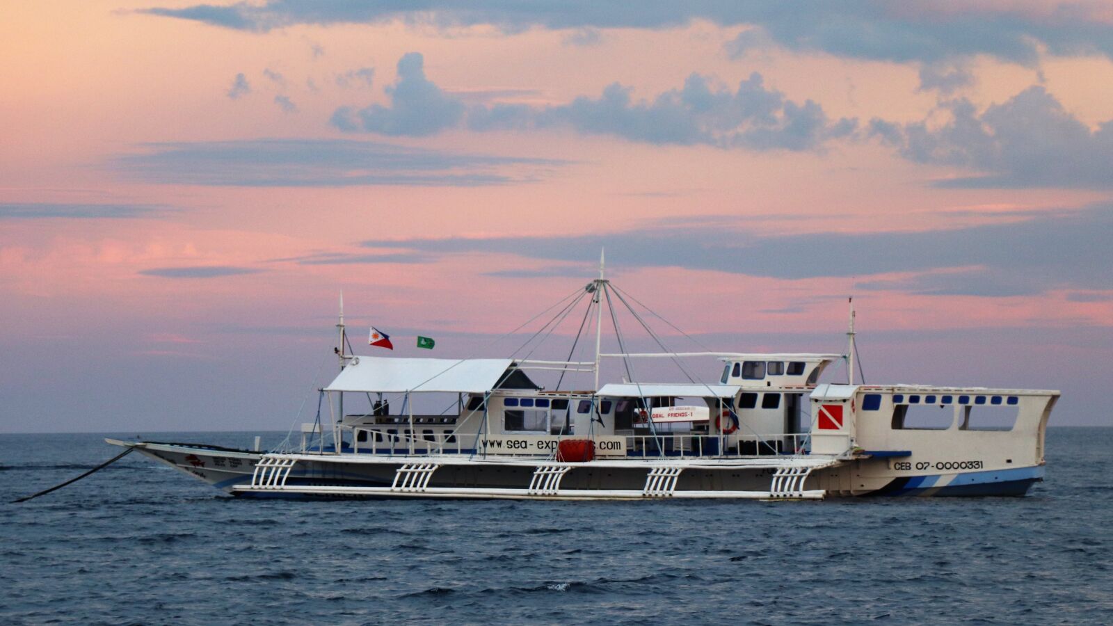 Canon EOS 77D (EOS 9000D / EOS 770D) sample photo. Sea, sunset, boat photography
