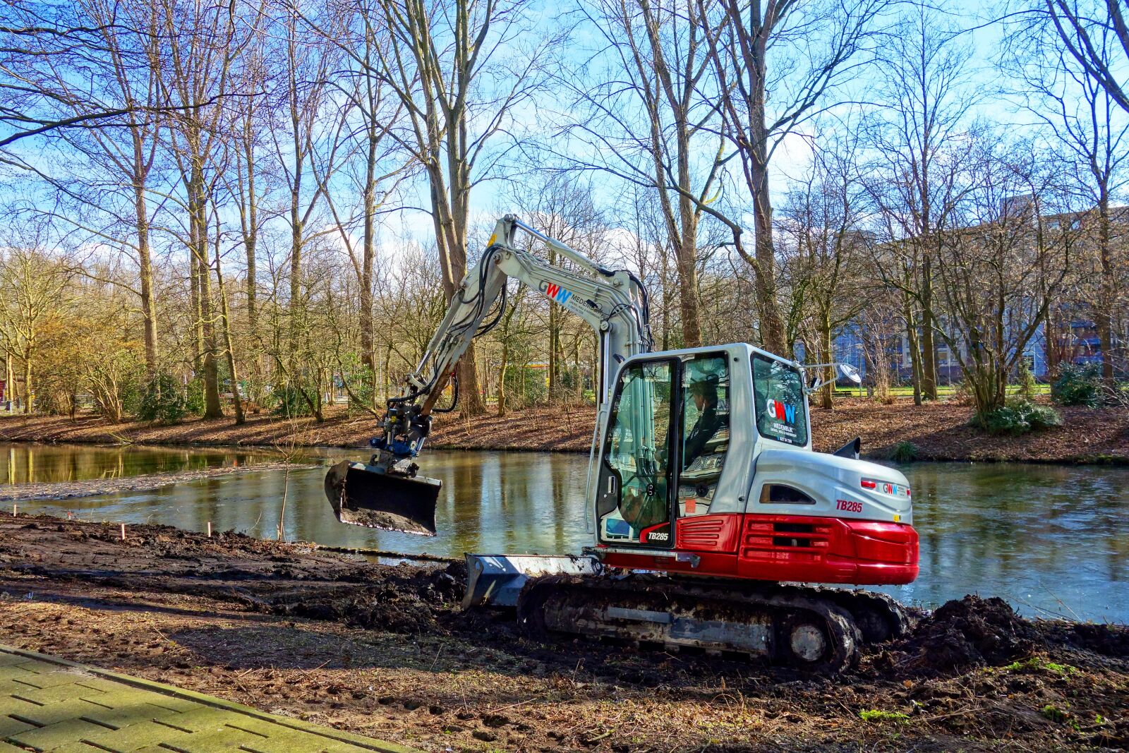 Sony Cyber-shot DSC-RX100 sample photo. Excavator, excavation, machine photography