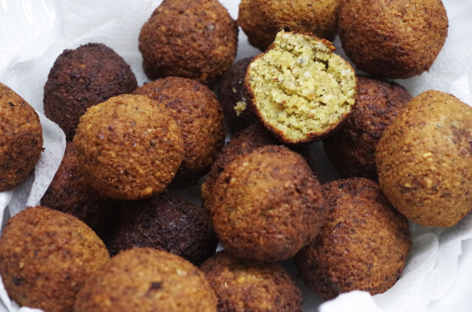 Pentax K-500 sample photo. Falafel, middle east, chickpeas photography