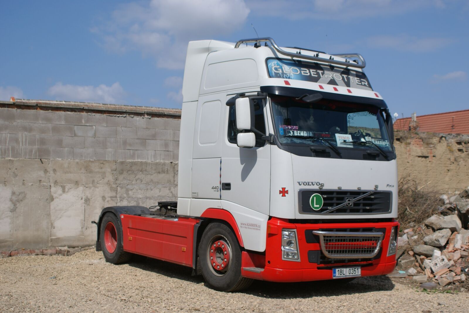 Sony Alpha DSLR-A200 sample photo. Truck, volvo, cargo photography