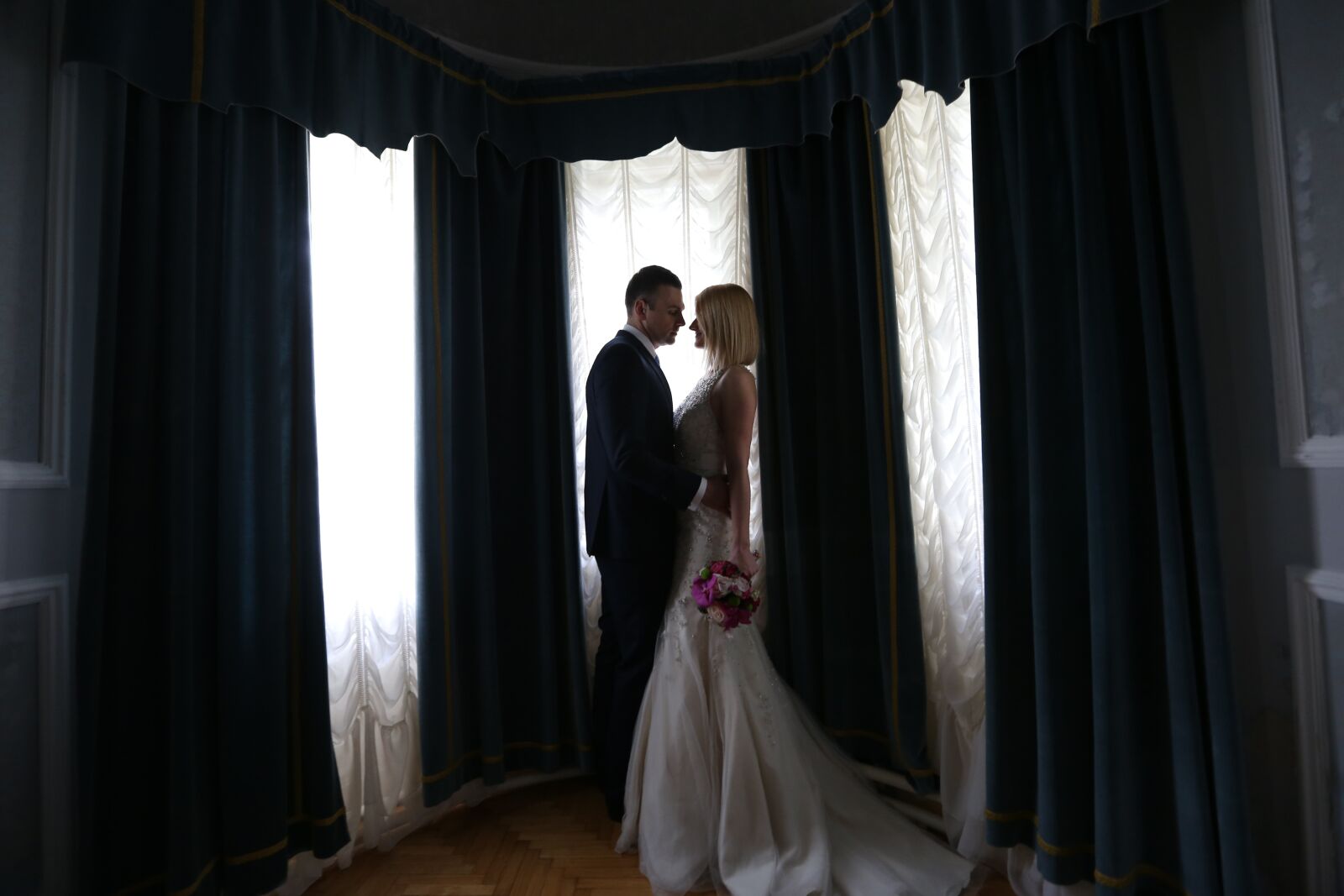 Canon EF 16-35mm F2.8L II USM sample photo. Wedding, wedding dress, salon photography