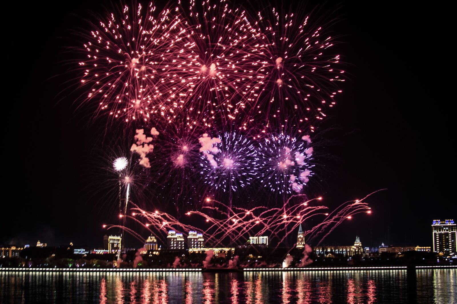 Nikon D5300 sample photo. Fireworks, lights, water photography