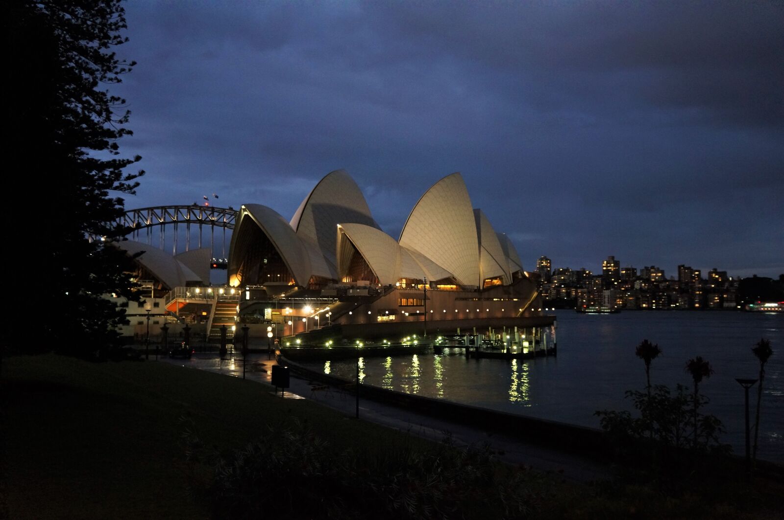 Sony Alpha NEX-5N + Sony E 18-55mm F3.5-5.6 OSS sample photo. Sydney, opera, australia photography