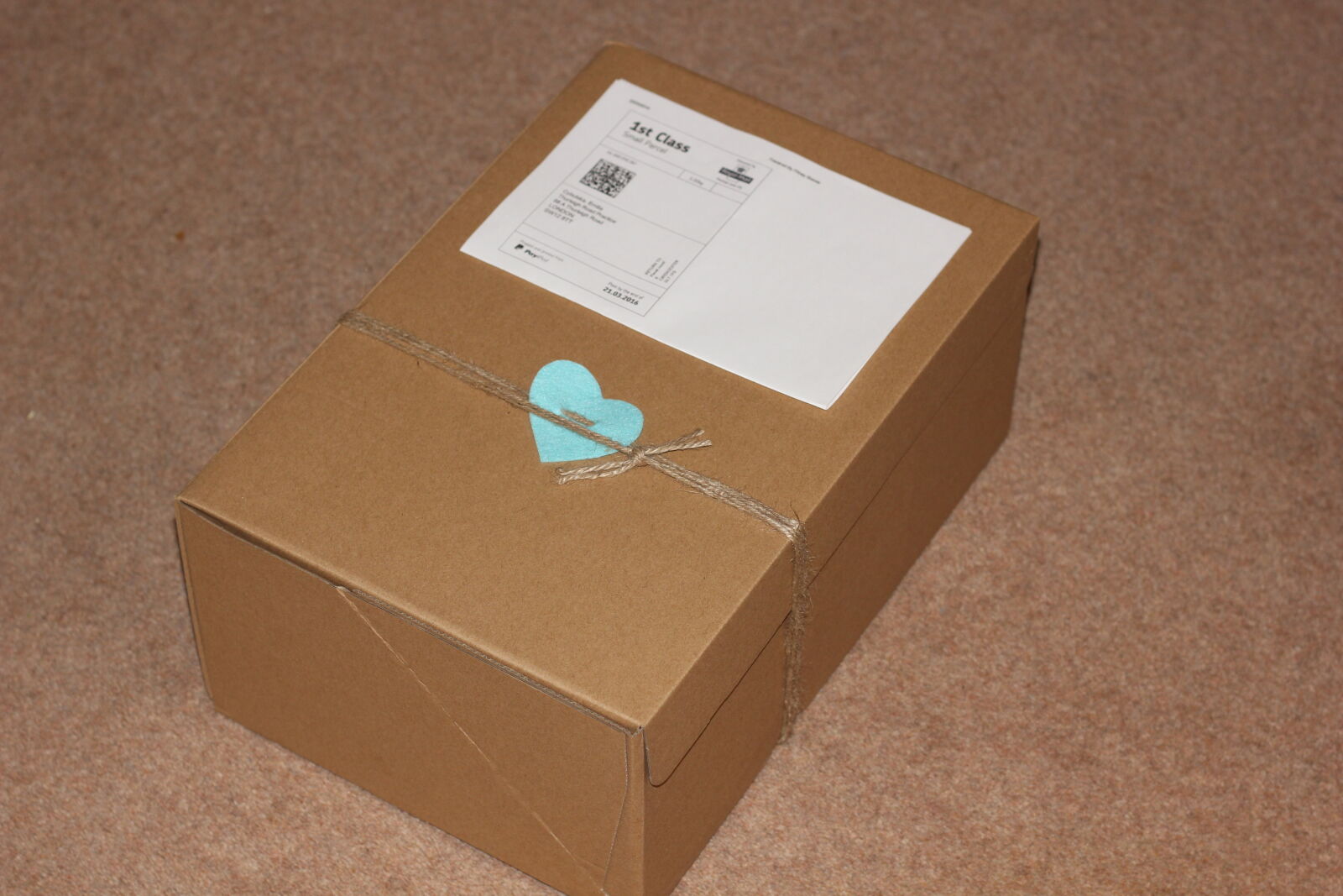 Canon EOS 550D (EOS Rebel T2i / EOS Kiss X4) sample photo. Address, box, pack, parcel photography