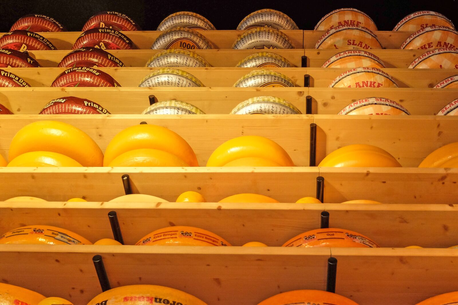 Fujifilm X30 sample photo. Cheese, gouda, cheddar photography