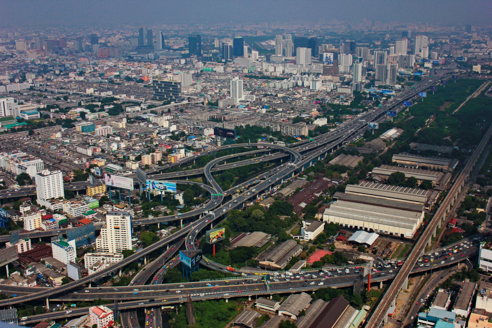 Canon EOS 550D (EOS Rebel T2i / EOS Kiss X4) sample photo. Bangkok, skyscraper, skyscrapers photography