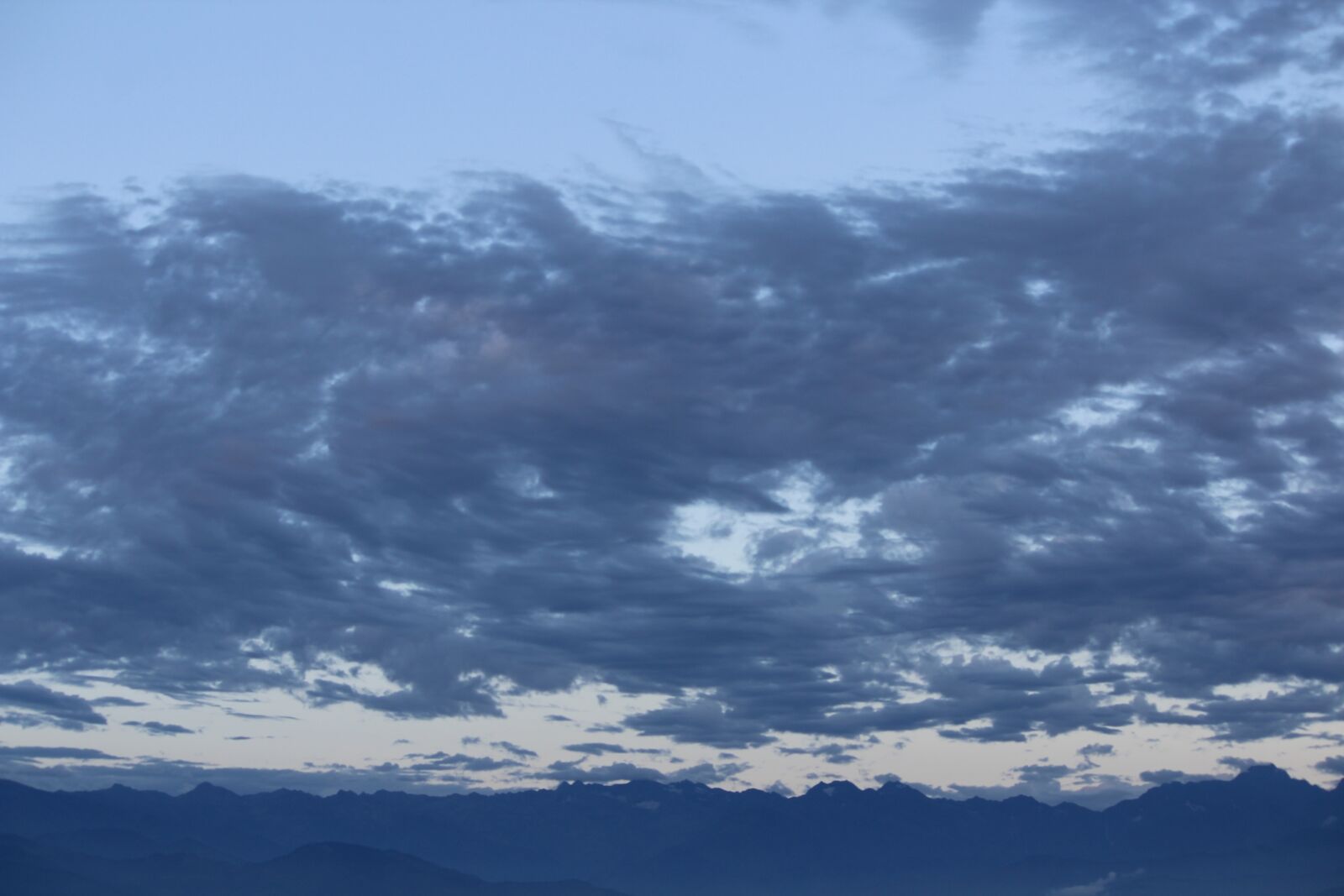 Canon EOS 1300D (EOS Rebel T6 / EOS Kiss X80) sample photo. Sky, blue, nature photography