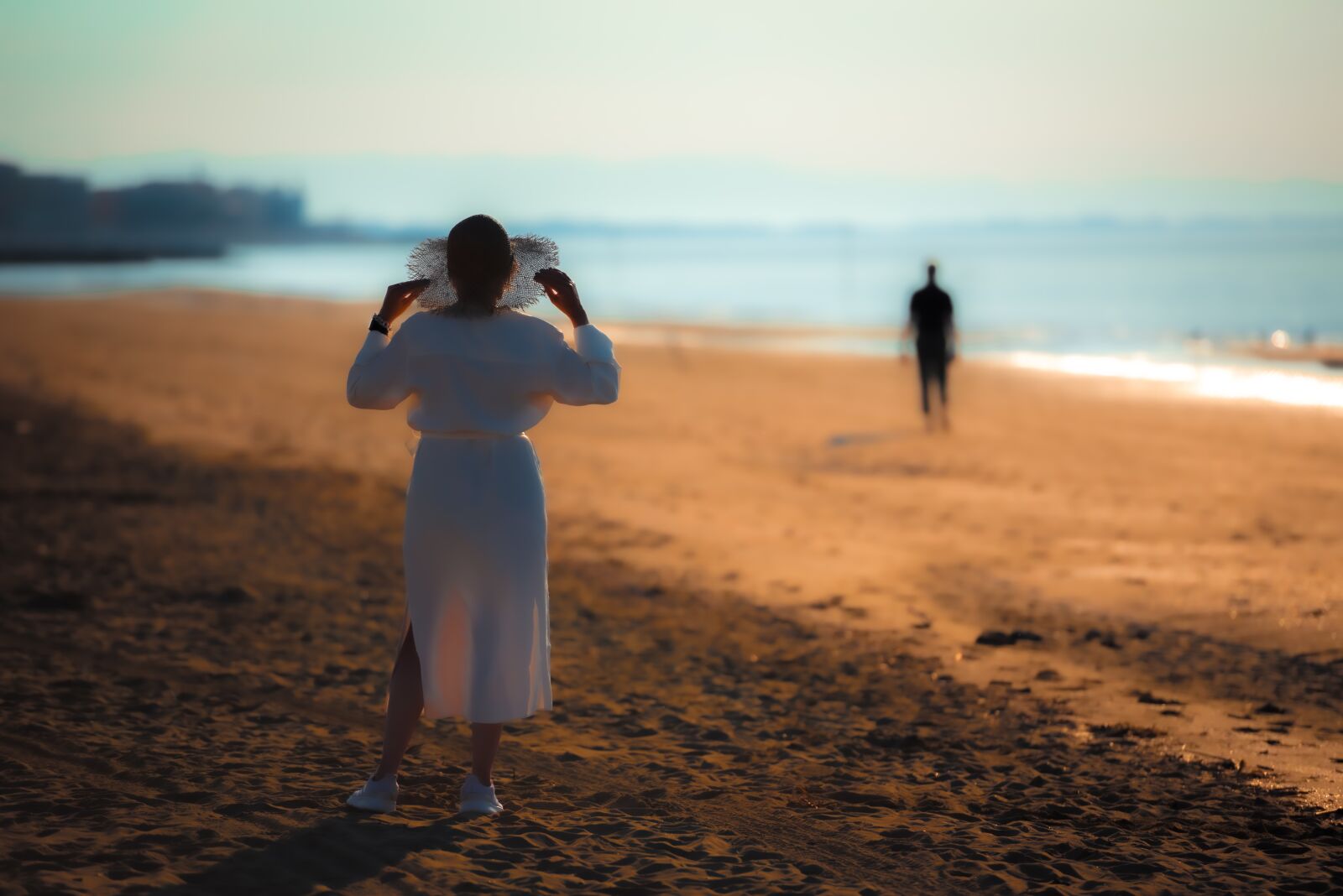 Nikon D750 sample photo. Sand, woman, hat photography