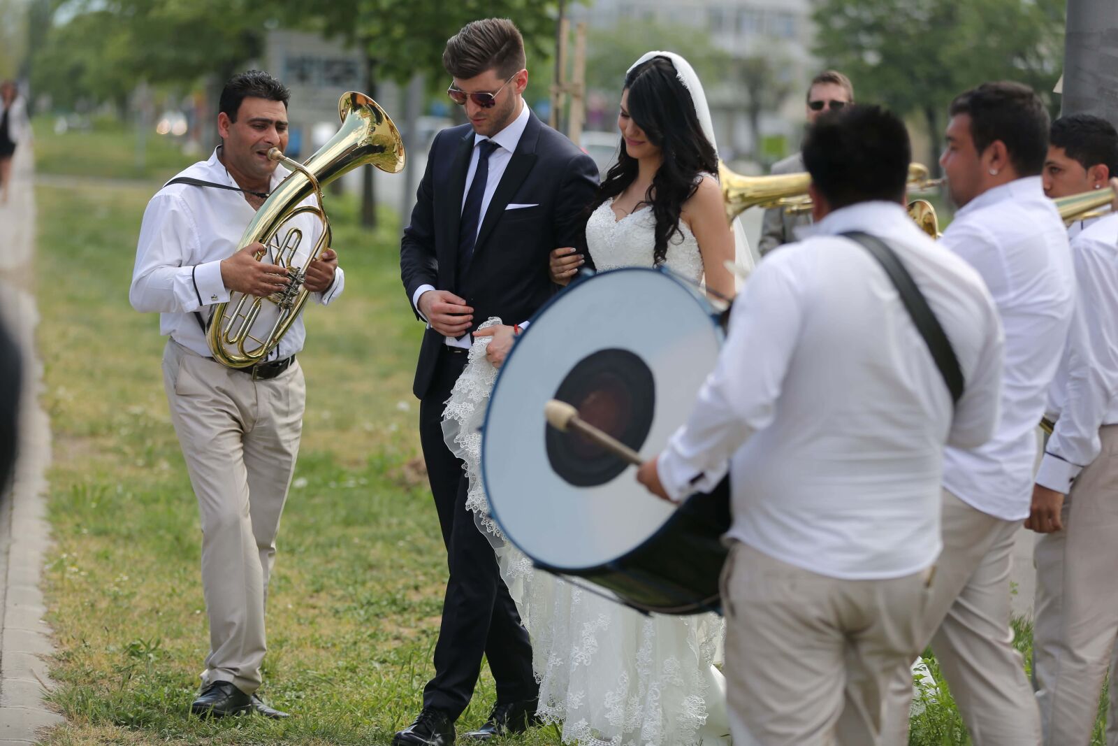 Canon EOS 5D Mark III sample photo. Groom, bride, wedding, trumpet photography
