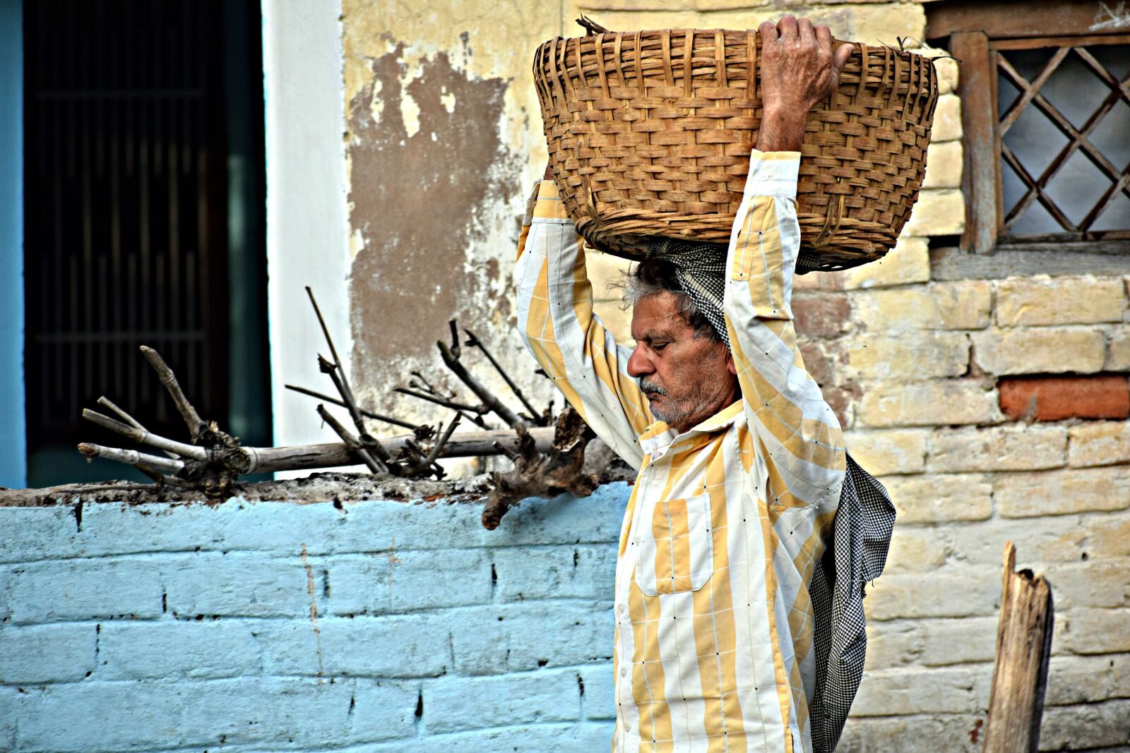 Nikon D3300 sample photo. Farmer, load, rural photography