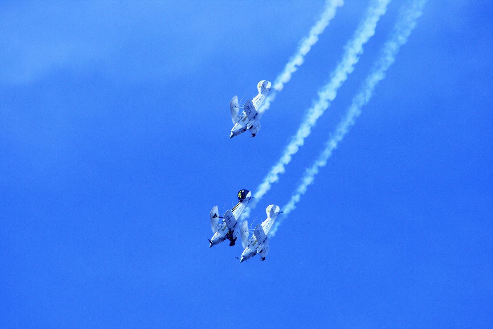 Canon EOS 400D (EOS Digital Rebel XTi / EOS Kiss Digital X) sample photo. Pitts special, team, aircraft photography