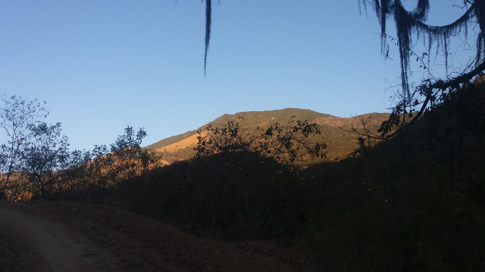 Samsung Galaxy J5 sample photo. Montañas, cielo, naturaleza photography