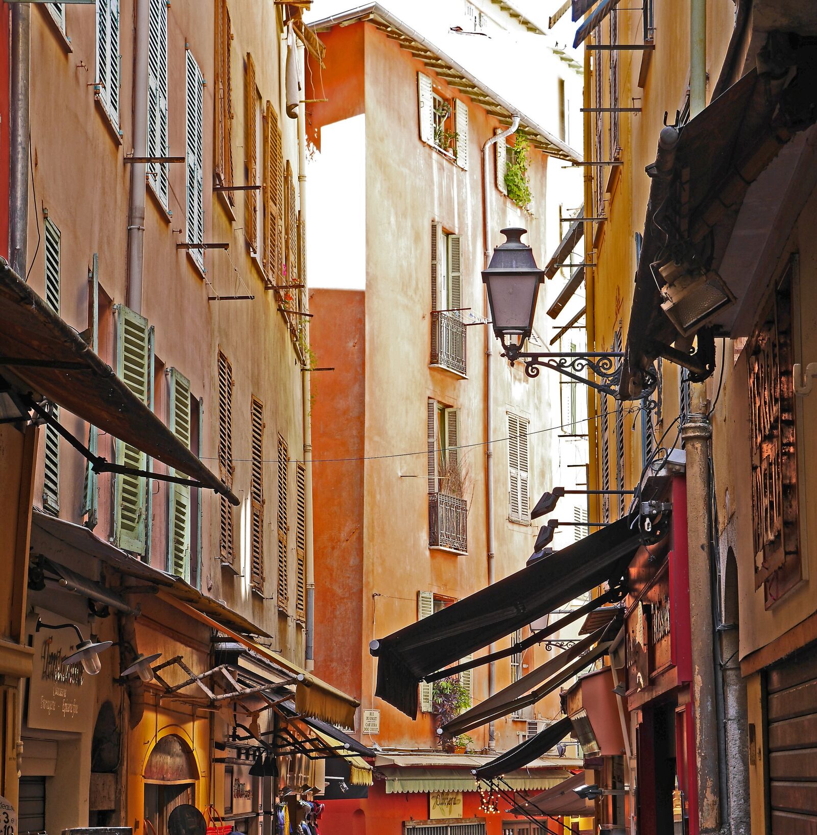 Panasonic Lumix DMC-GH3 sample photo. Impressions, historic center, alley photography