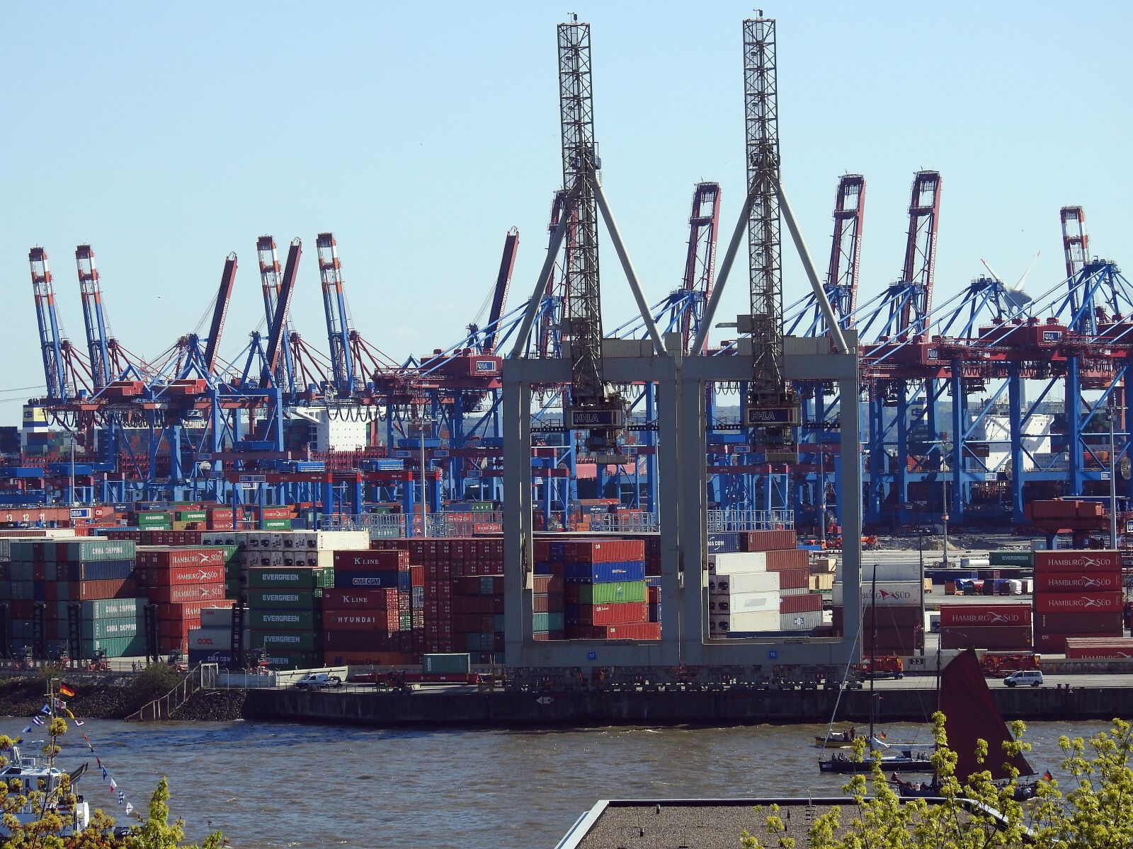 Nikon Coolpix P900 sample photo. Container port, container, crane photography