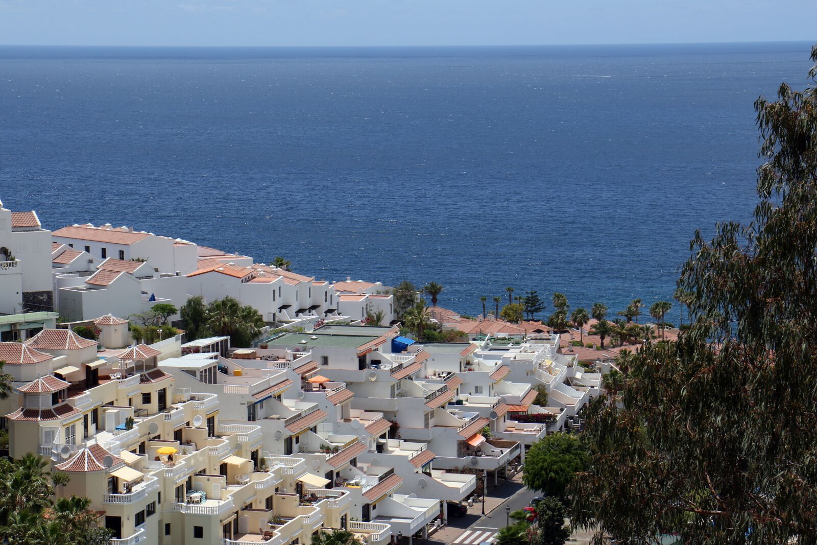 Canon EOS 7D Mark II sample photo. Tenerife, superstructure, hotels photography