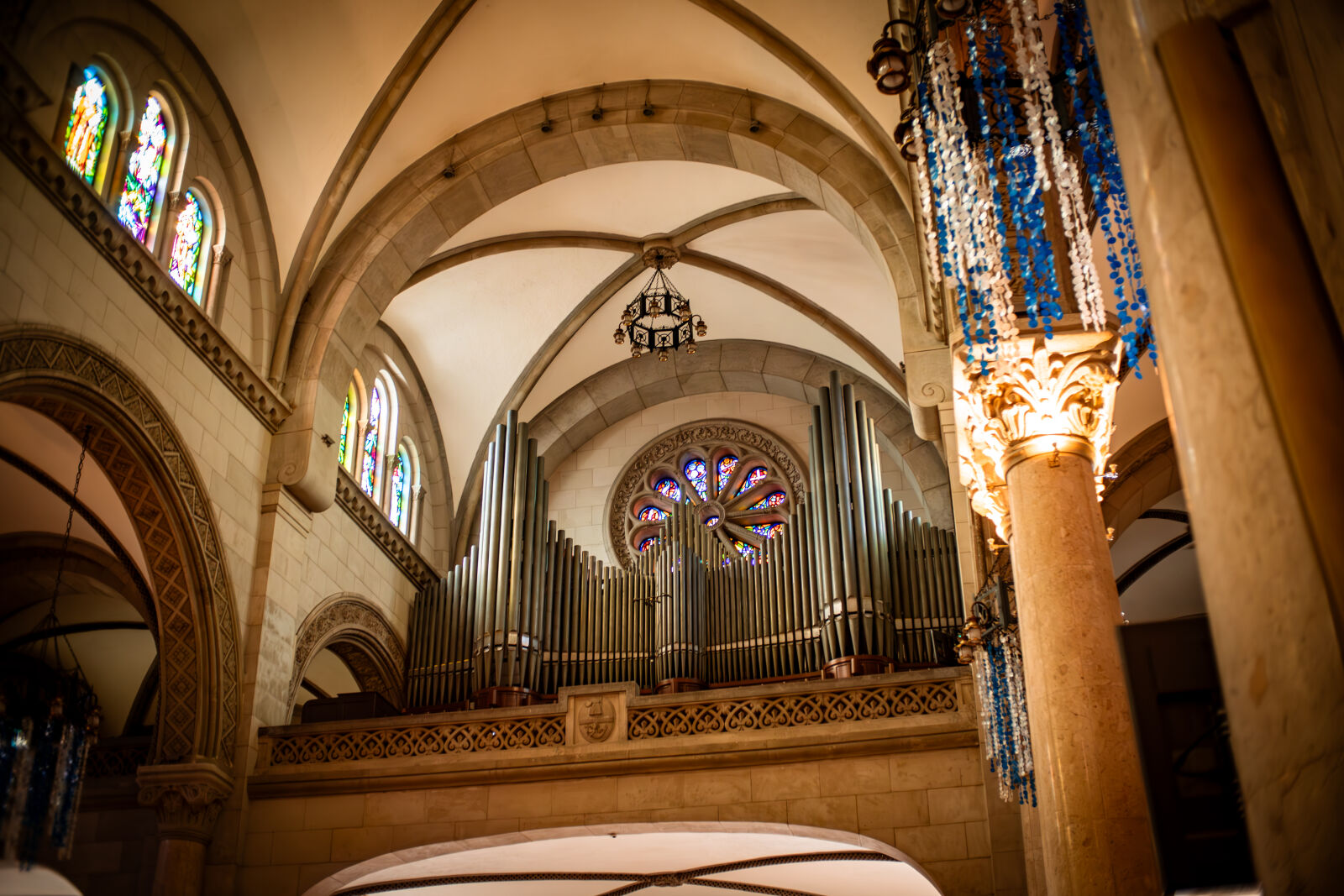 Sony ZV-E10 sample photo. The manila cathedral photography