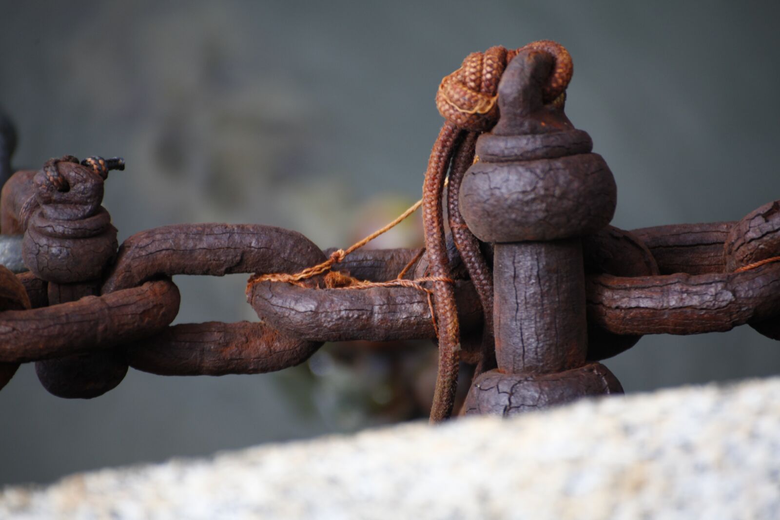 Canon EOS 5D Mark II sample photo. Rust, sea, old photography