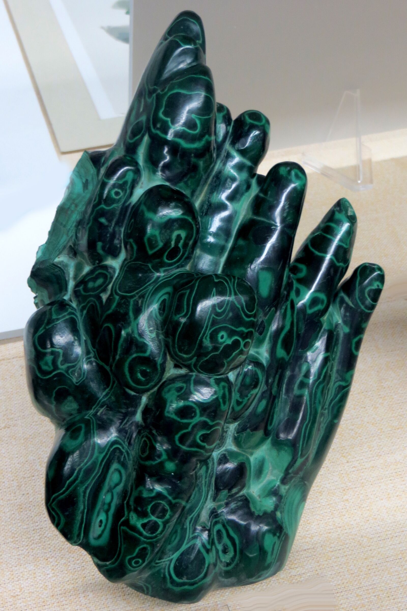 Canon PowerShot SX260 HS sample photo. Malachite, mineral, glove photography