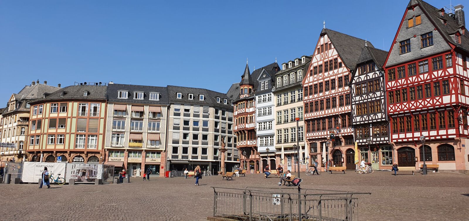 Samsung Galaxy S10 sample photo. Frankfurt, romans, historic center photography