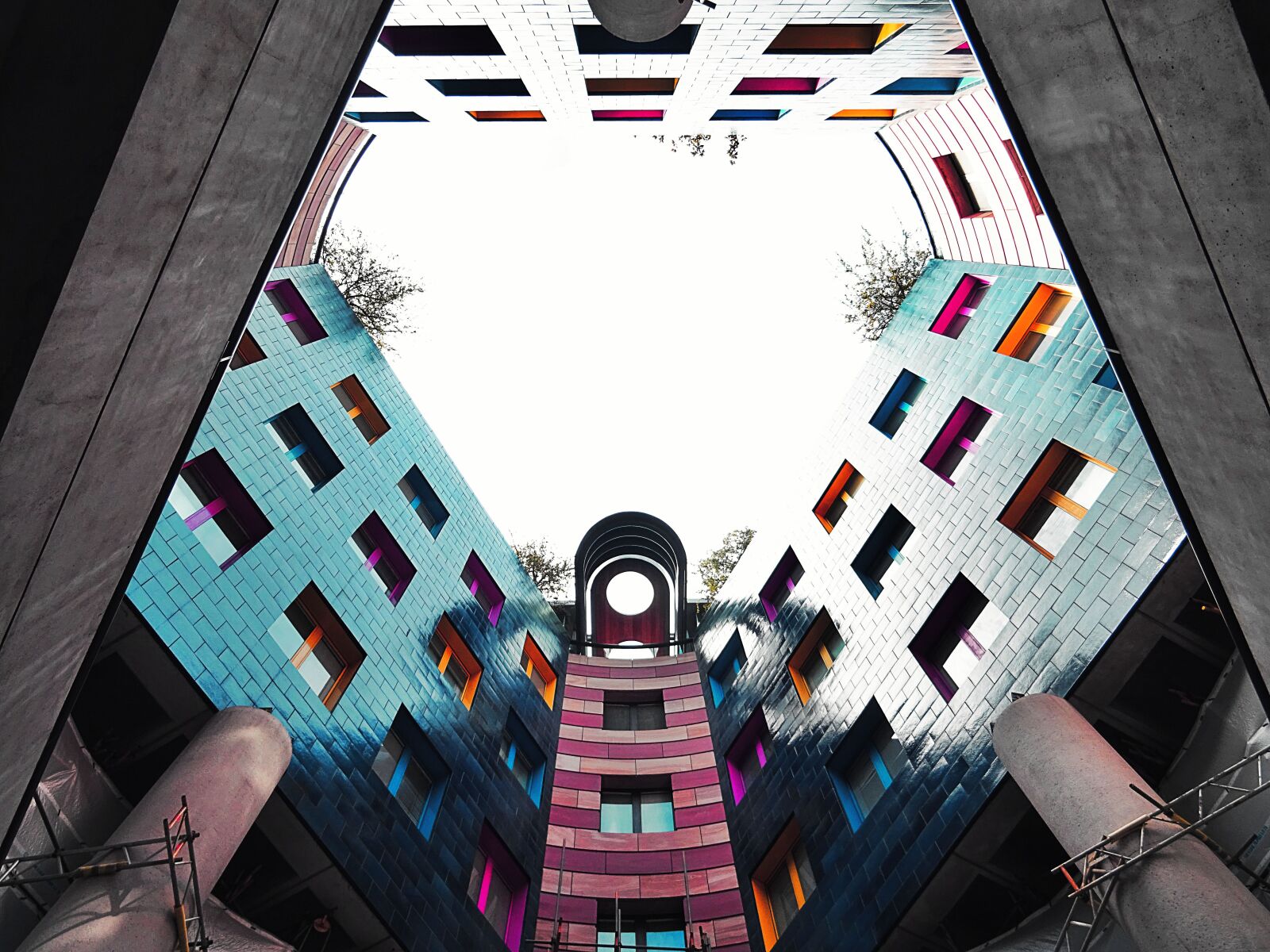 Sony DSC-HX60 sample photo. Architecture, building, colorful, colourful photography