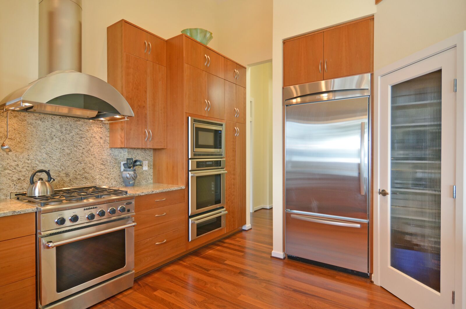 Nikon D7000 sample photo. Fridge, kitchen, refrigerator photography